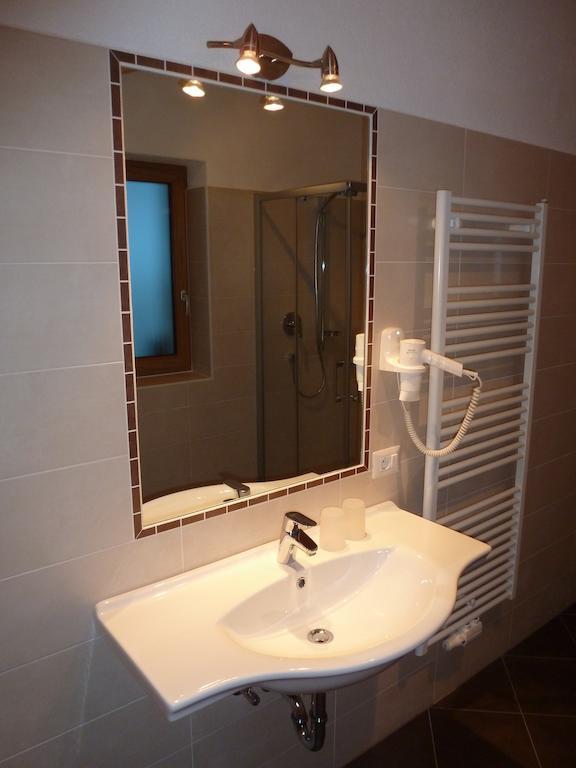 Polzhof Apartment Кастелрото Стая снимка